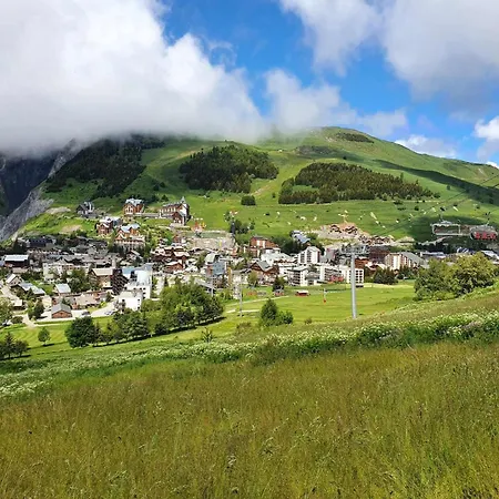 Family In Northern Alps * Les Deux Alpes